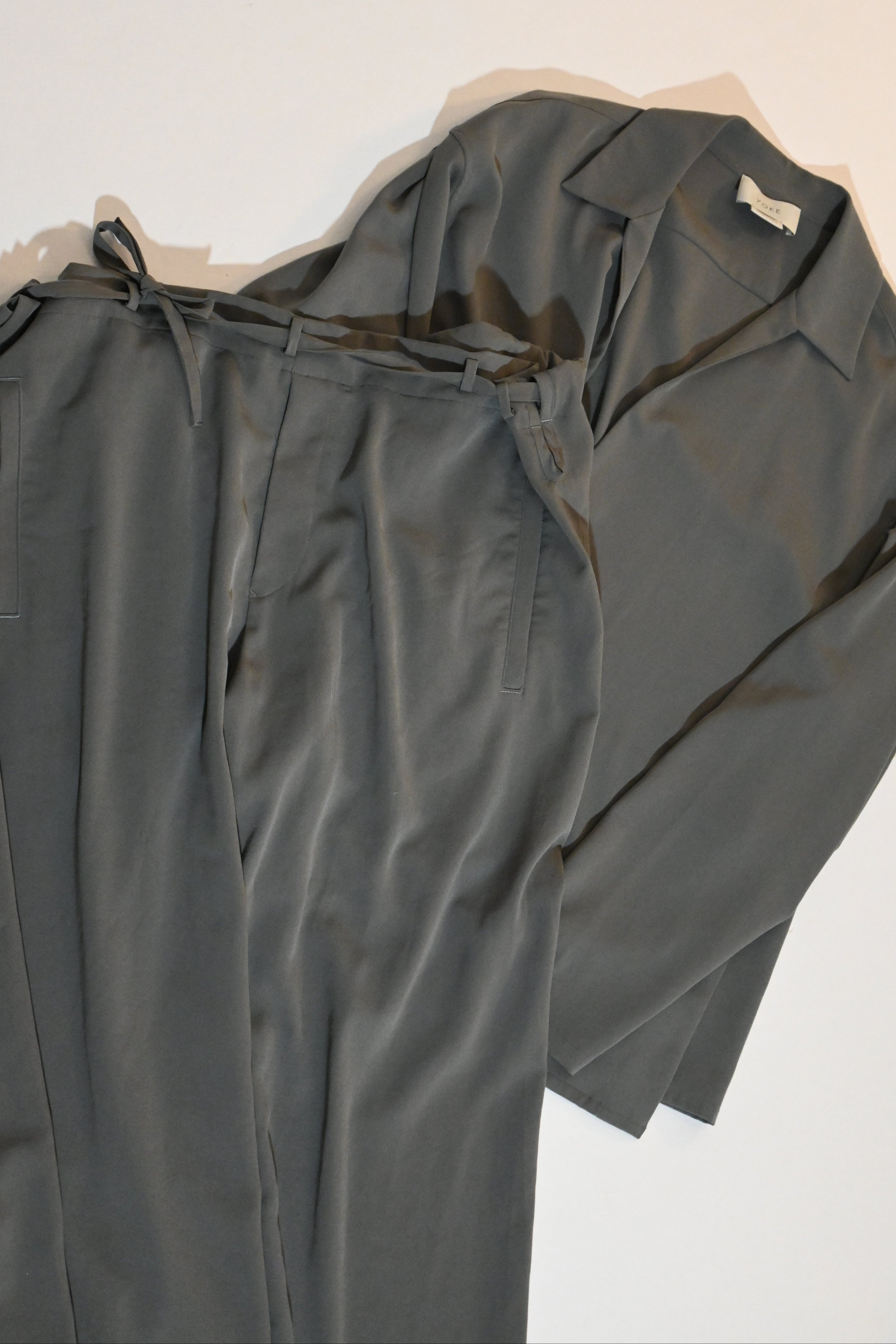 YOKE Tailored Set-Up Suit – Blazer & Pants Grey (Size M)