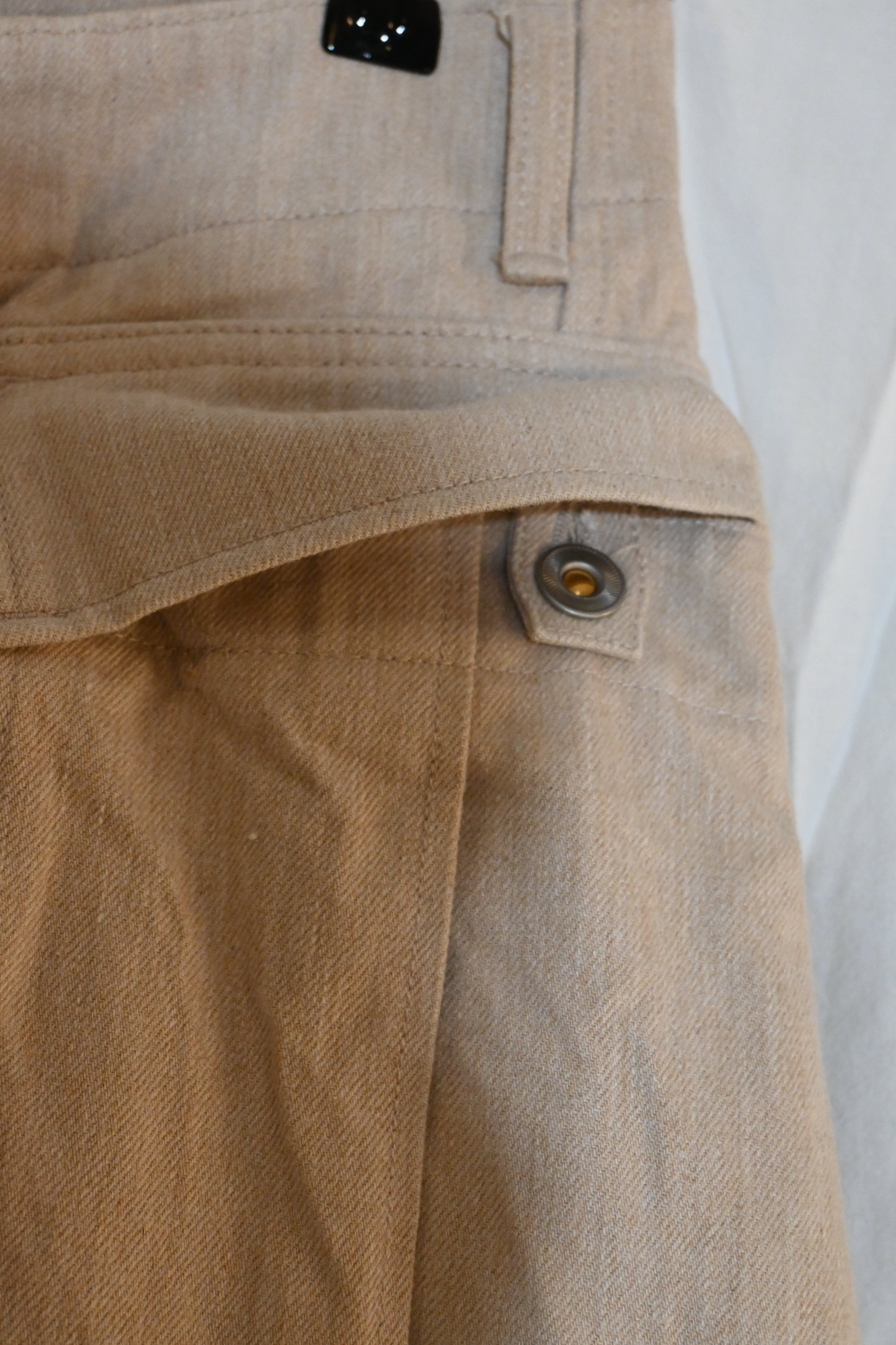 HERILL Cream Beige Cargo Pants – Made in Japan (Size 2)