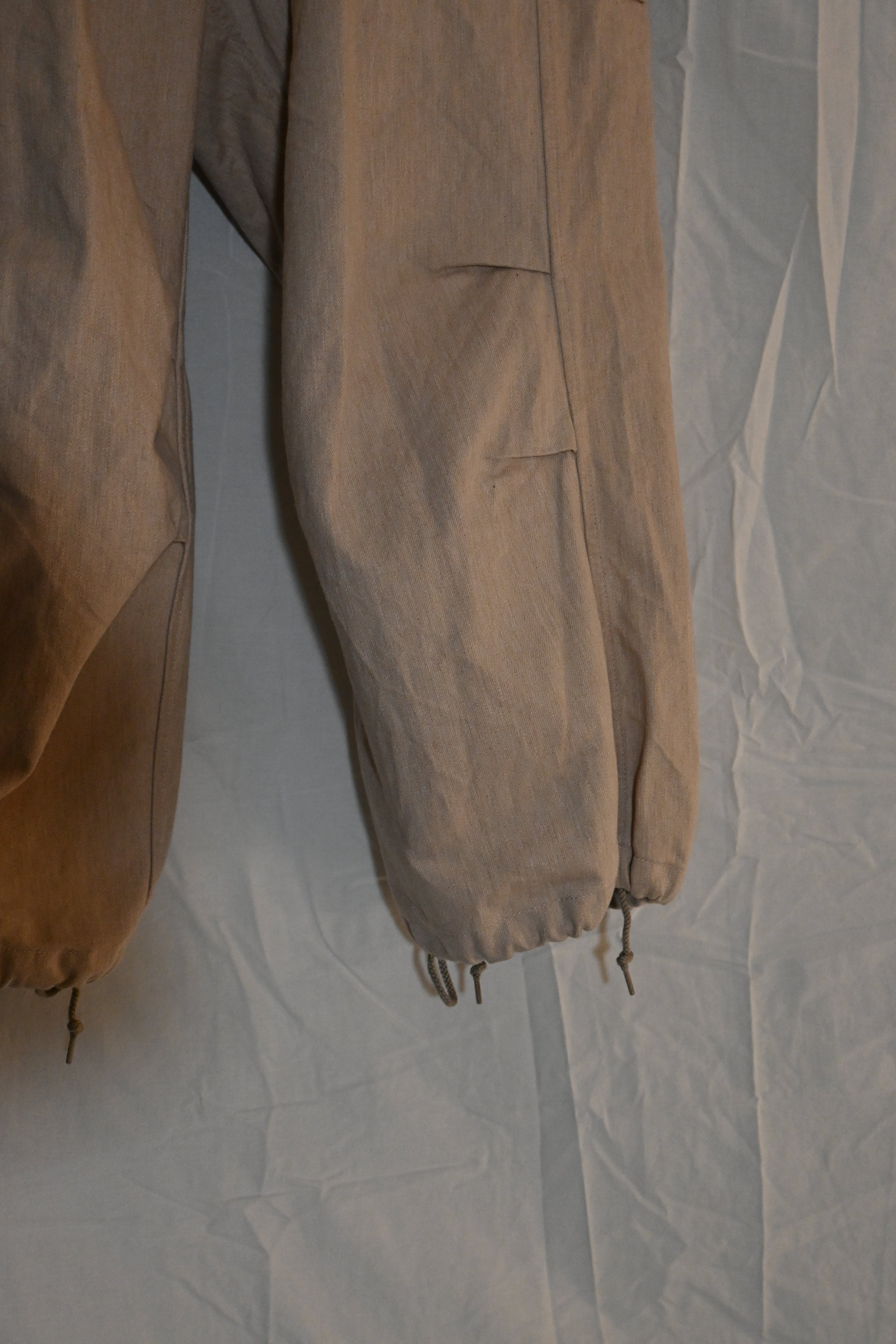 HERILL Cream Beige Cargo Pants – Made in Japan (Size 2)